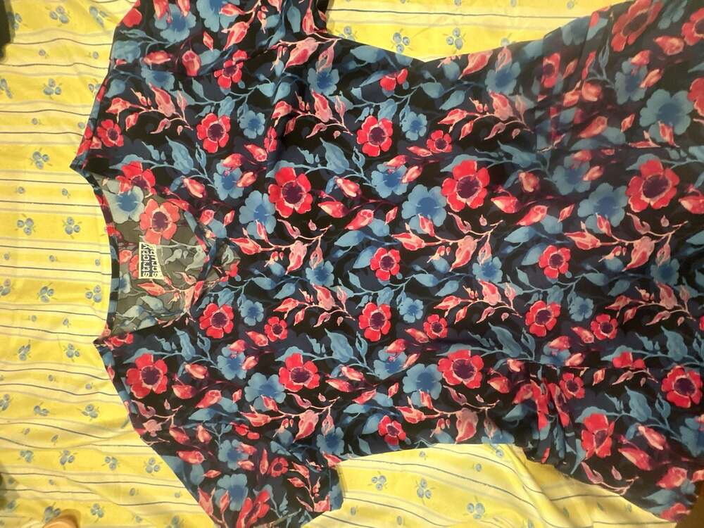 Strictly Scrubs Stretch Floral V-Neck Scrub Top Size L
